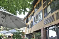 Ahdoos Hotel Hotels in Lal Chowk