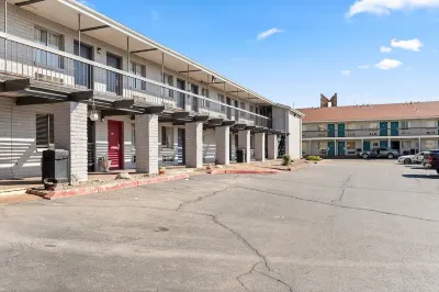 Days Inn by Wyndham Albuquerque Northeast  호텔