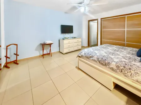 707@Marbella 2Bedroom Beachfrom Apt Отели в г. Хуан-Долио