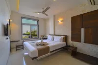 Hotel Sri Sri Executive Kolhapur Near Mahalaxmi Temple