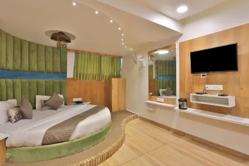 Hotel the Grand Radhey