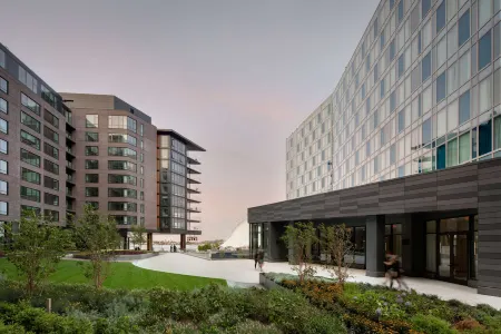 Hyatt Place Boston/Seaport District Отели рядом с достопримечательностью «Фанеил Холл Маркетплас»