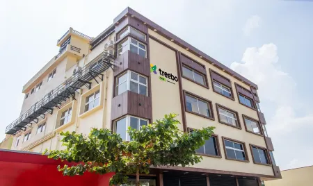 Treebo Jaguar Comforts, 3 Kms from Mahatma Gandhi Park