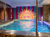 Towers Hotel - Adult Only - Hotels near Japan Mint