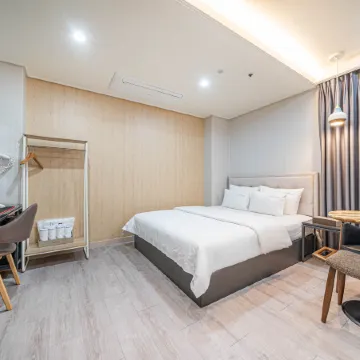 Changwon Sangnamdong Queens Hotel