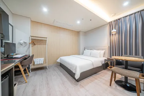 Changwon Sangnamdong Queens Hotel