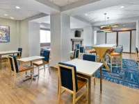 Hampton Inn Charlotte-Uptown Hotels near Hanover Square