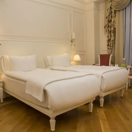 Corinne Art & Boutique Hotel