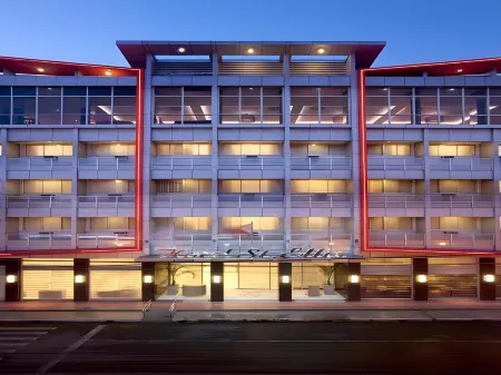 Hotel St. Ellis Отели рядом с достопримечательностью «Бикол Юниверсити Колледж оф Сайенс»