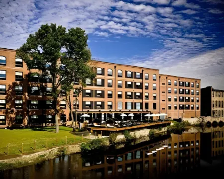 希爾頓啟繽精選織布機酒店 沃威克酒店