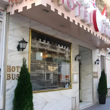 Hotel Busby