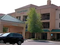 Courtyard Dalton Hotels in Dalton