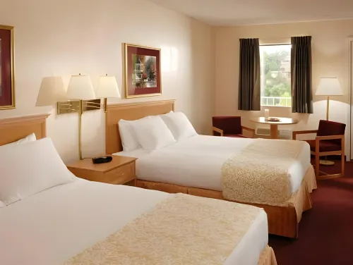 Whispering Hills Inn