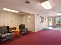 Super 8 by Wyndham Arkansas City KS Hotel di Winfield