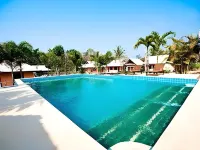 Monn Phu Phrai - piscina