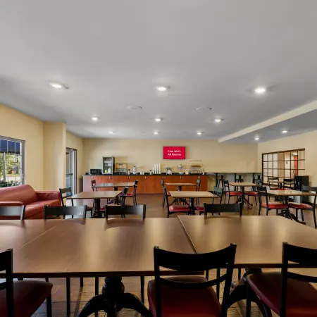 Red Roof Inn & Suites Albany, GA