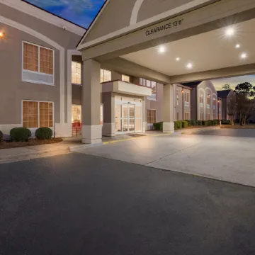 Red Roof Inn & Suites Albany, GA