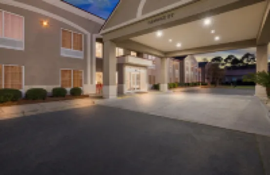 Red Roof Inn & Suites Albany, GA