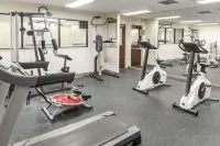 Howard Johnson by Wyndham Newark Airport