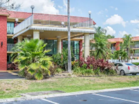 Quality Inn & Suites at Tropicana Field Hotels in Pinellas County
