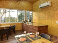 Santanas Wooden Cottages Hotels in Bogmolo