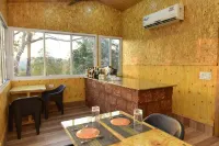 Santanas Wooden Cottages Hotels in Chicalim