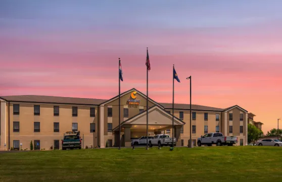 傑斐遜城舒適套房酒店