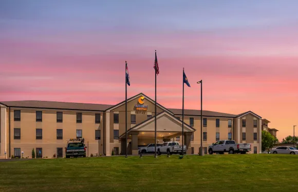 傑斐遜城舒適套房酒店