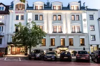 Hotel Pod Złotą Różą Hotels in der Nähe von Ompio