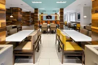 La Quinta Inn & Suites by Wyndham Atlanta Airport North - Aamiainen