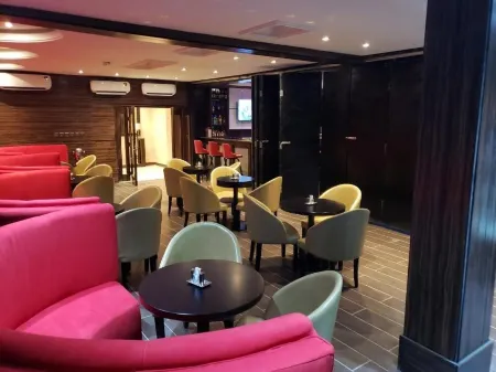 Rich Bridge Hotel
