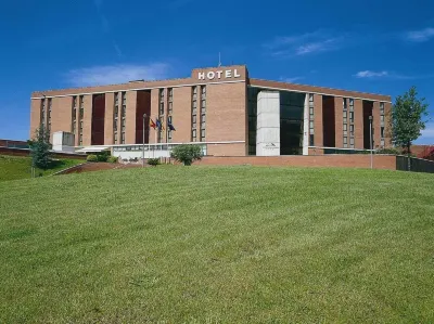 Ciutat de Granollers Hotels near Biblioteca d'Argentona—Joan Fontcuberta i Gel