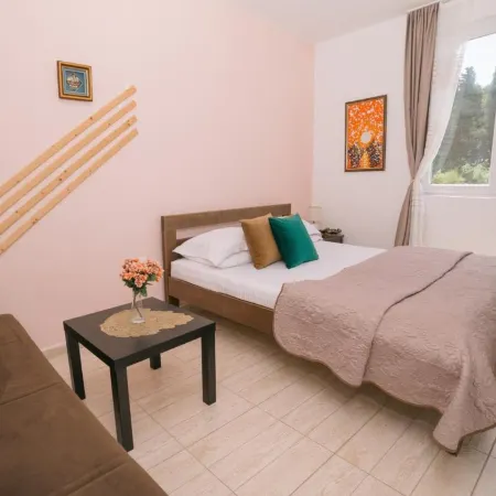 Comfort Apartment with Sea view & Pino Отели в г. Улцинь