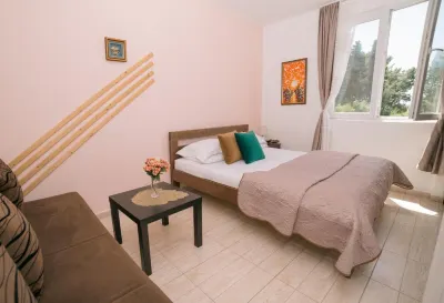 Comfort Apartment with Sea view & Pino Hotels in 