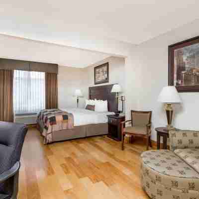 Wingate by Wyndham LaGrange Rooms