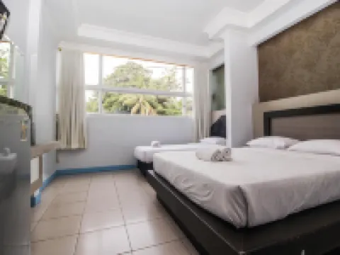 Allisa Resort Hotel Hoteles en Anyar