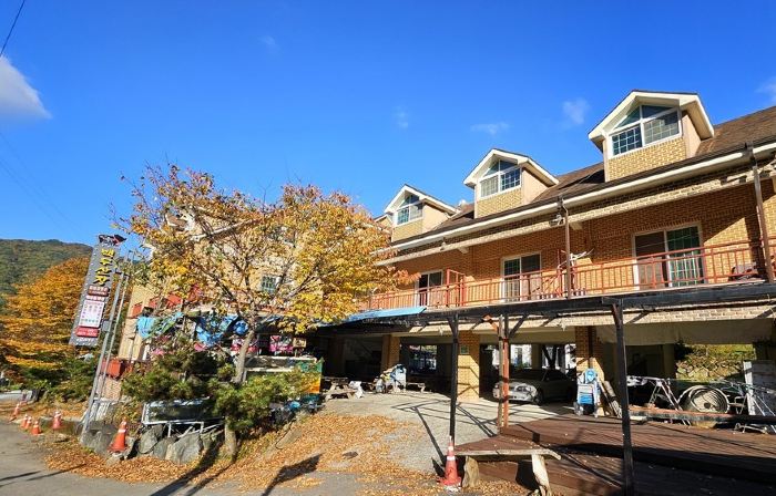 Baekmu Mountain Villa Red Clay Pension