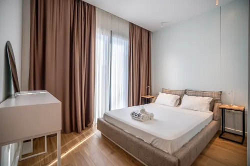 Charming and beautifully furnished apartment with direct poolside access