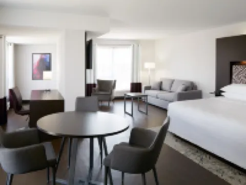 Four Points by Sheraton Lévis Convention Centre Hotels in Levis