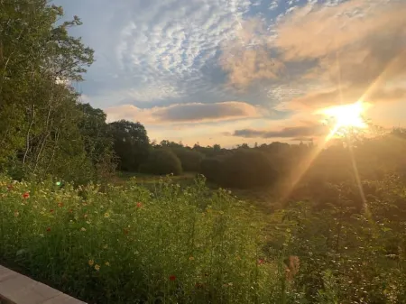Charming stone Bothy at Loch Lomond Отели рядом с достопримечательностью «Парк Баллок Касл & Кантри»