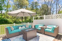Yellow Bird Cottage - Cozy home minutes from Radford University, with large deck