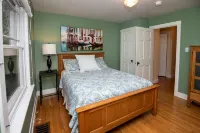 Cozy Cottage with view of Lake Michigan Hotels in Saint Joseph