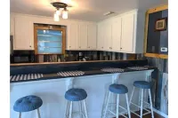 Stay 'n' PlayUpstairs 2 Bedroom Apartment 1/4 mile from Houston County Lake