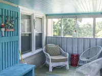 The Crab Shack! hot tub, 10 min to beach & base. newly renovated Hotels in Stump Sound