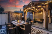 NEW! COZY Urban Oasis 4 BR 3 BA near NYC+Parking - 4-Star