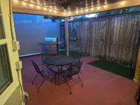 Two-bedroom townhome in a quiet neighborhood with private parking and Wi-Fi.