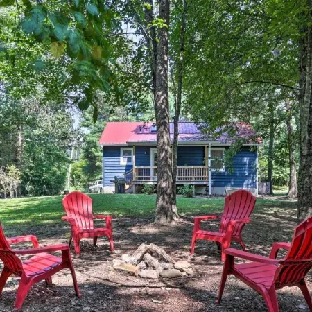 NEW! Charming Cabin by Cumberland Mtn State Park