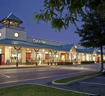 Resort Style Amenities, 4 mi Shuttle Service to Beach, Steps Away from Clubhouse Отели в г. Ошен Вью