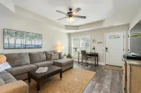 Newly renovated townhome 11 min from GA National Fair Grounds!