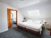 Charming and Spacious 5Br Located in the Heart of Waitsfield. Close to Amenities Hotels in Waitsfield